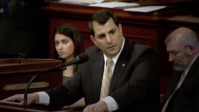 Le parlementaire Mark Rozzi s'exprime sur les abus sexuels qu'il a subis