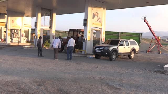 Muş'ta 100 Dolar Bozdurana 100 Liralık Yakıt Bedava