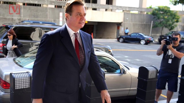 This is Why Paul Manafort Isn't Wearing Socks in Court