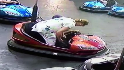 Çarpışan Arabada Yaptığı Şoke Etti! Kameradan Fark Edilince...