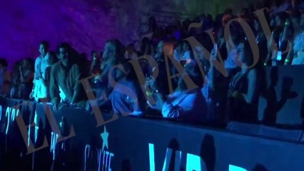 El exministro Zoido lo da todo en el concierto de Willy Bárcenas