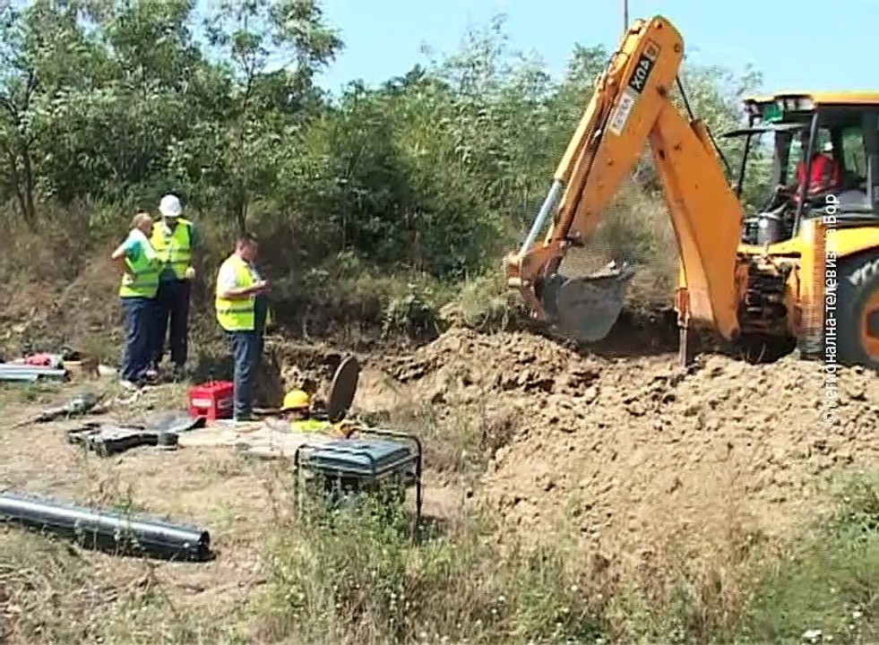 Izgradnja vodovoda u naselju Čoka Relji pored Zlota, 16.avgust 2018. (RTV Bor)