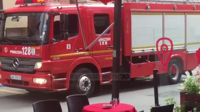 Zjarr tek Arkiva e Gjykatës së Lartë (PA KOMENT) - Top Channel Albania - News - Lajme