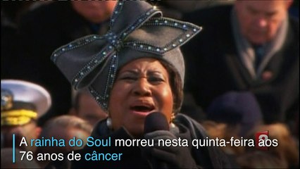 Uma estrela brilha no céu