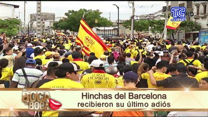 Hinchas de Barcelona recibieron su último adiós