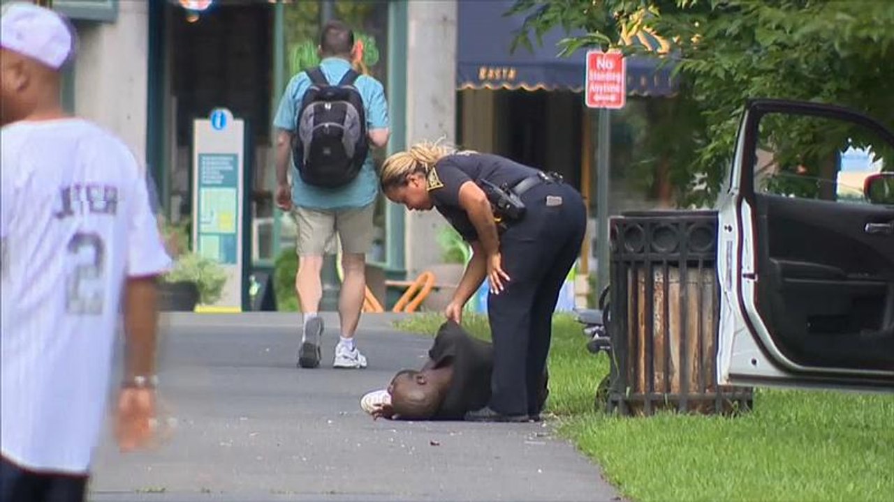 K2-Verdacht: Menschen kippen wie Dominosteine um