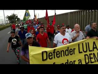 Marcha do MST e da Frente Brasil Popular entra em Porto Alegre