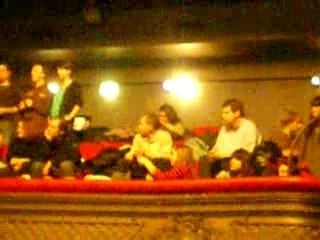 des parents qui s'amusent au concert des bb brunes