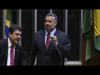 Pimenta aos tucanos: vocês não têm 10% da honestidade do Lula