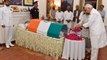 Pranab Mukherjee, LK Advani, Sushma Swaraj pay homage to Vajpayee | OneIndia News