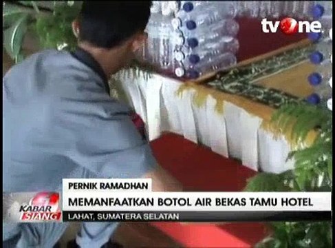 Miniatur Masjid Unik Terbuat dari Botol Air Mineral