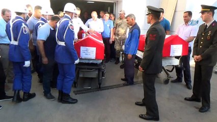 Morgdan alınan şehitler tören alanına götürüldü