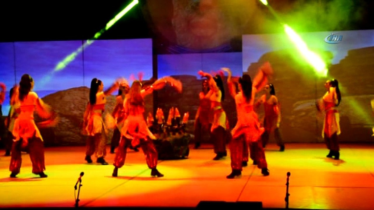 Mustafa Erdoğan yönetti, Gülben Ergen izledi... Mustafa Erdoğan ve Gülben Ergen Anadolu Ateşi'nde buluştu