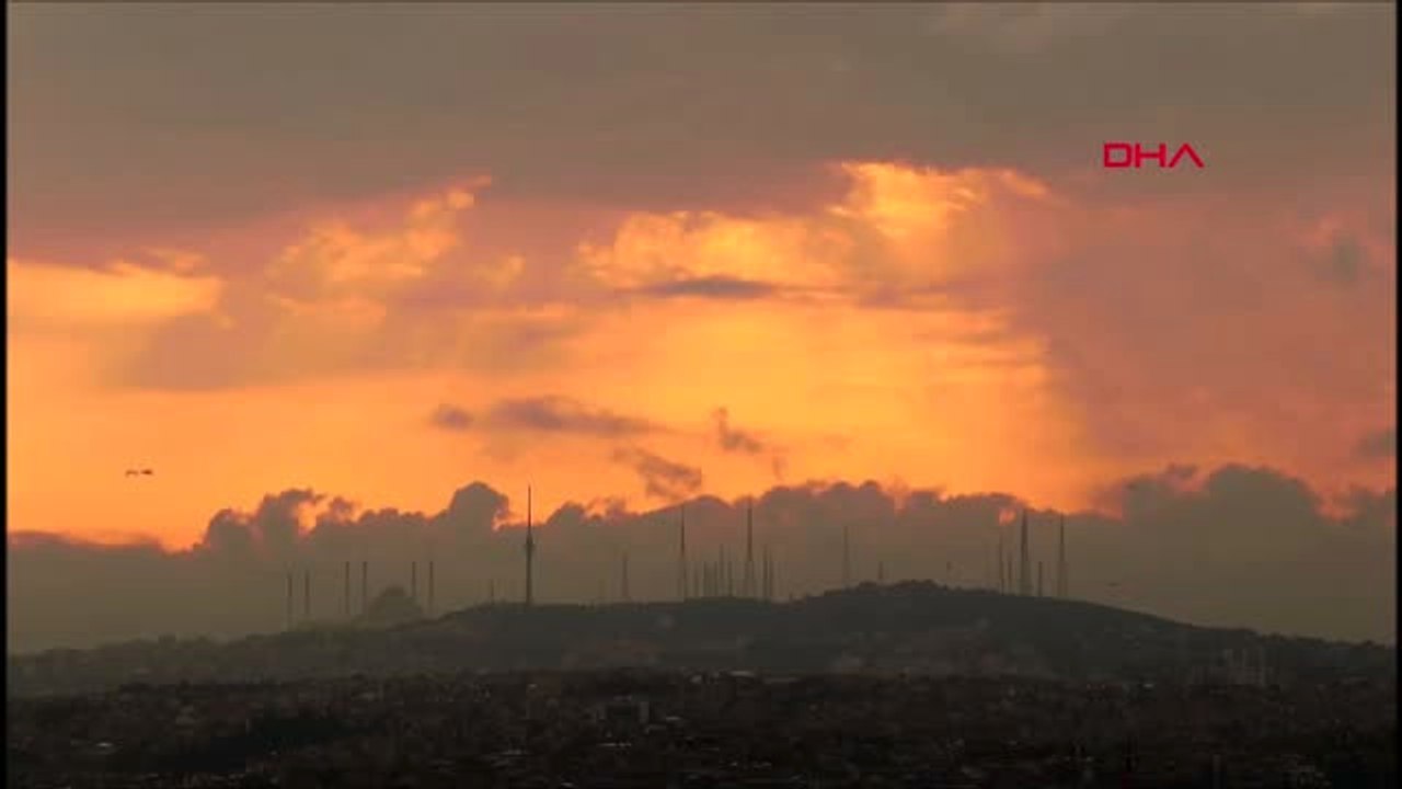 İstanbul'da Yağmur ve Şimşek