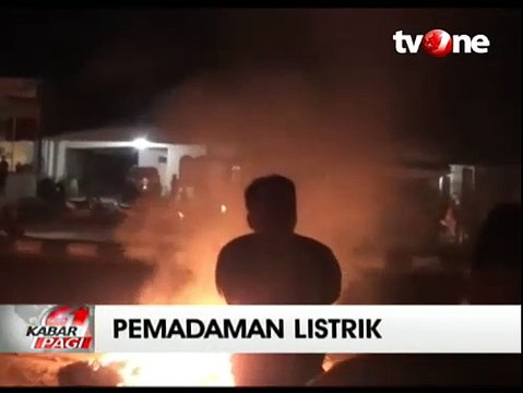 Protes Pemadaman Listrik, Warga dan Ormas Serang Kantor PLN Bangka Belitung