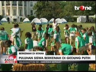 Puluhan Siswi Berkemah di Halaman Gedung Putih