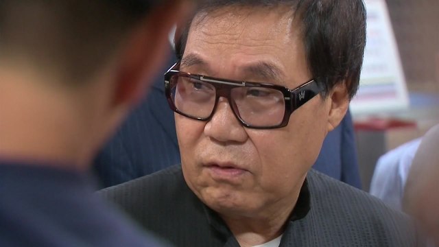 조영남 '그림 대작' 2심서 무죄... 대작 사실 고지 의무 없어 / YTN