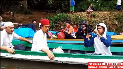 Ustadz Abdul Somad Tanamkan Nasionalisme anak2 Pedalaman Suku Talang Mamak