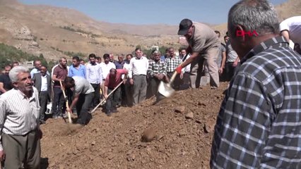 Hakkari Van'daki Kazada Ölen 3 Kişilik Ailenin Cenazeleri Toprağa Verildi Hd