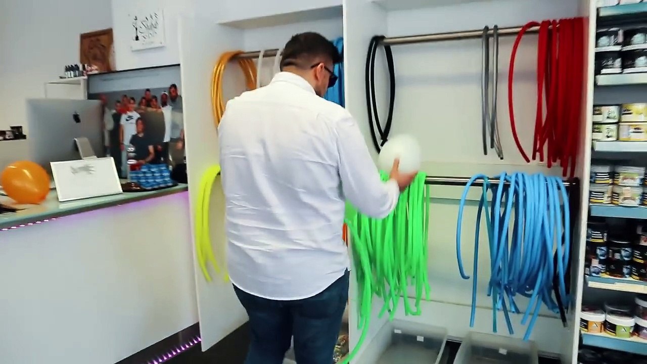 FARBENBLINDER sieht zum ERSTEN mal FARBEN !! |  FaxxenTV