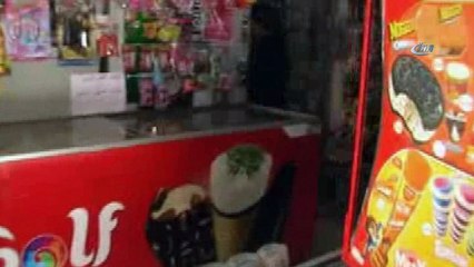 Duvarın içindeki bölümden 30 bin paket kaçak sigara çıktı