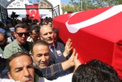 Diyarbakır Şehidi 'Kahrolsun PKK' Sloganları ile Defnedildi