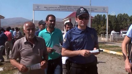 Polisten kurban satıcılarına sahte para uyarısı - MUŞ