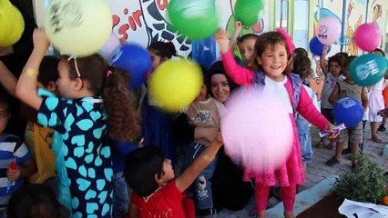 Elazığ'dan gelen yardımları görünce gözyaşlarına hakim olamadılar
