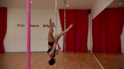 Danse 2018 : on vous fait découvrir la pole dance