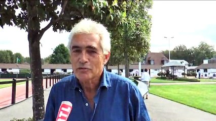 Eric Hoyeau, le président d'Arqana, organise une vente de Yearlings à Deauville