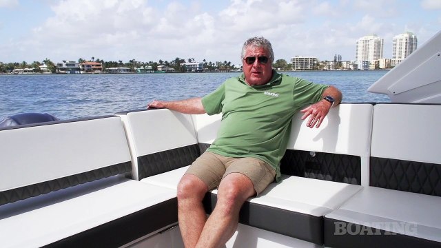 Boat Buyers Guide: 2019 Monterey 385SE