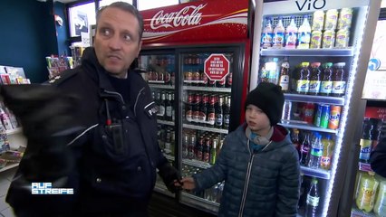 Kondome, Rasierklingen: Kleiner Bruder von Schwester zum Klauen angestiftet! | Auf Streife | SAT.1