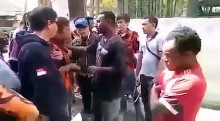 hah? menolak untuk kibarkan Merah Putih?