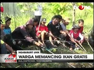 Ngabuburit Unik, Lomba Tangkap Ikan dengan Tangan Kosong