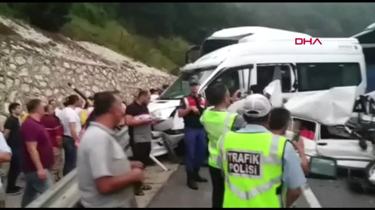 Bursa İnegöl'de Zincirleme Kaza 1 Ölü, 30 Yaralı