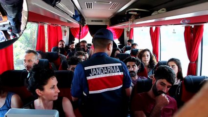 Sürücülerin bayram şekeri Jandarma’dan