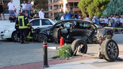 Manisa'da otomobil yayalara çarptı: 1 ölü, 1 yaralı