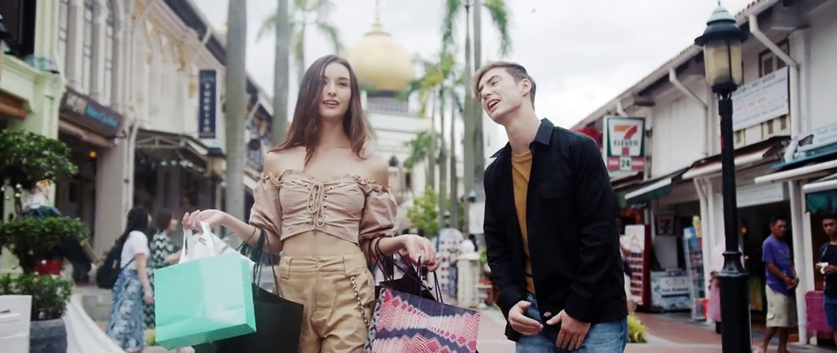 DIE LOCHIS - ALPHA QUEEN (Offizielles Video)