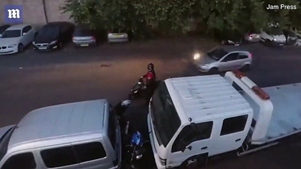 Herói acidental evita roubo de motorizada