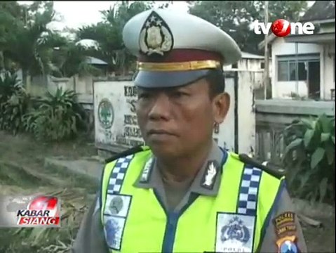 Polisi Gelar Olah TKP Kecelakaan Maut di Pasuruan