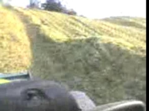 Remonter d'un silo a maïs avec un claas ares 836rz