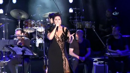 Sibel Can estetiğe karşı değilim ama abartmanın da manası yok