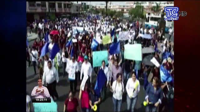 Autoridades y estudiantes de la Universidad de Guayaquil realizaron plantón en Contraloría
