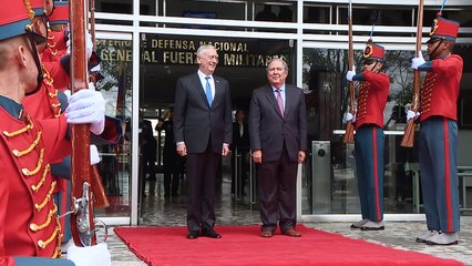 EEUU tiende puentes en defensa con nuevo gobierno de Colombia