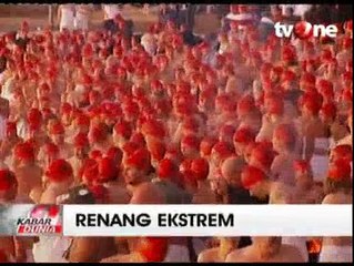 Ratusan Orang Berenang di Dinginnya Sungai Derwent