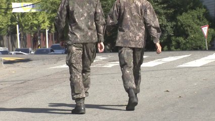 육·해·공군, 해병대 13개 부대 평일 외출 시범 운용 / YTN