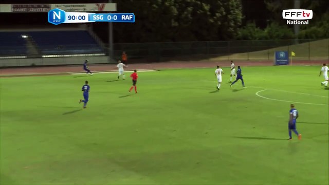 Quelle tête ! A ras du poteau !