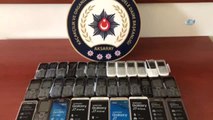 Aksaray'da 35 Adet Kaçak Cep Telefonu Ele Geçirildi