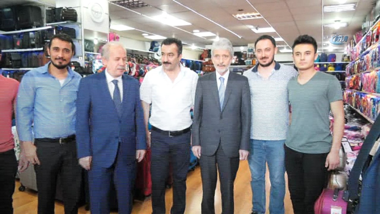 - Başkan Tuna’dan, başkentli esnafa sürpriz bayram ziyareti- Ankara Büyükşehir Belediye Başkanı Doç. Dr. Mustafa Tuna, Ulus’ta faaliyet gösteren esnaf odaları ile bölge esnafına sürpriz ziyaret gerçekleştirerek, hem kurban bayramların...