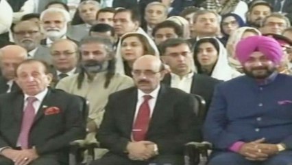 Navjot Singh Sidhu बैठे POK President के साथ, Pakistan ने फिर उड़ाया India का मजाक | वनइंडिया हिंदी